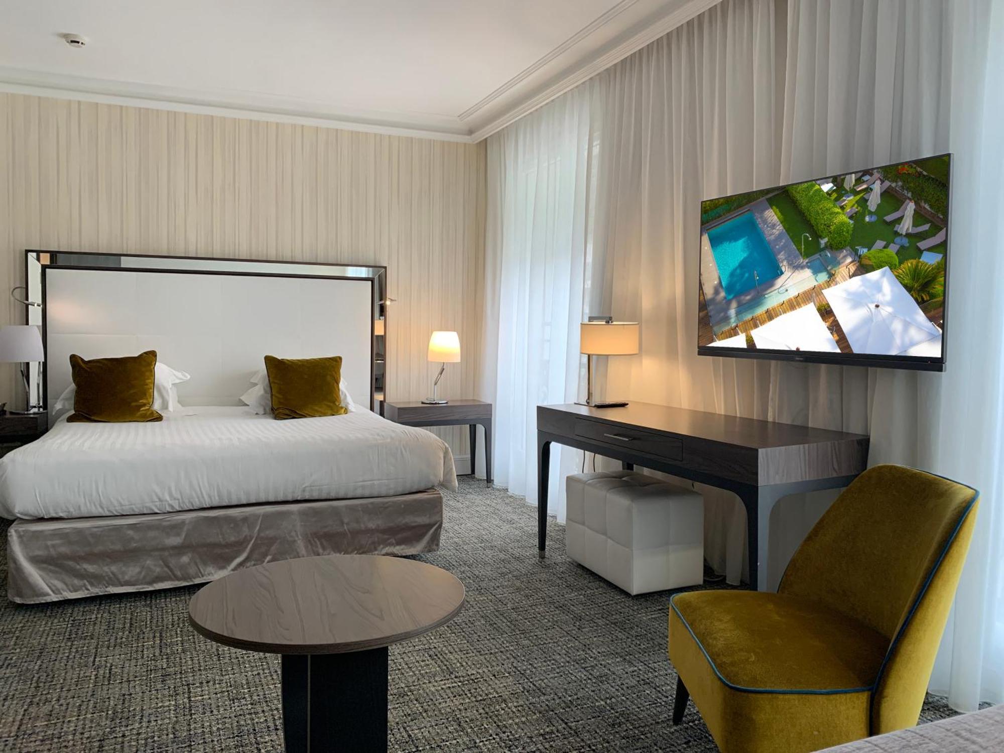 Hotel Le Canberra Cannes Exteriör bild